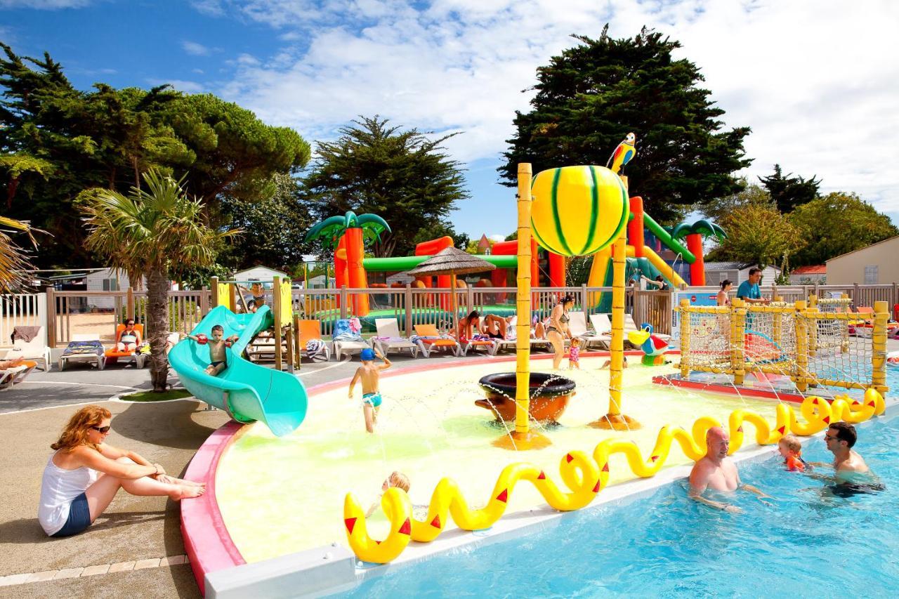 Camping Les Peupliers La Flotte Exterior foto